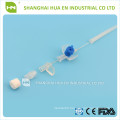 Safety i.v. cannula with injection port